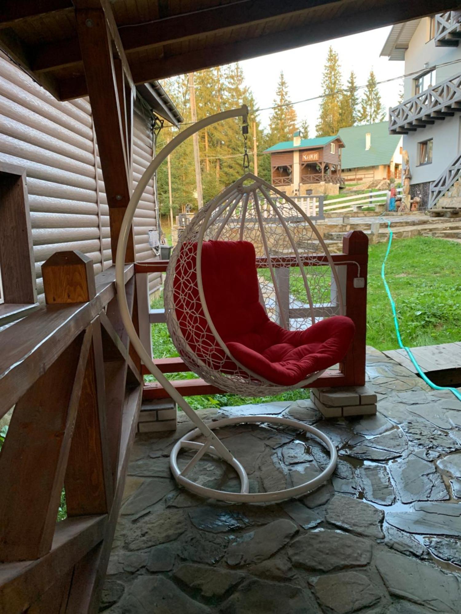 Hotel Novoe Shale Yablunytsya Exterior photo