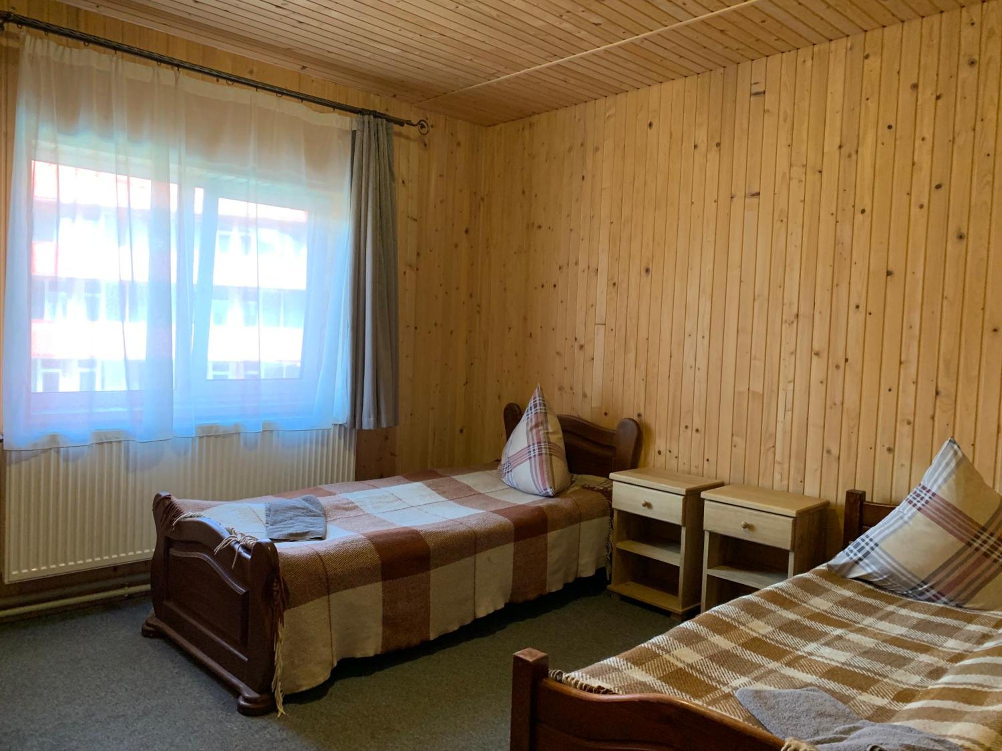 Hotel Novoe Shale Yablunytsya Exterior photo